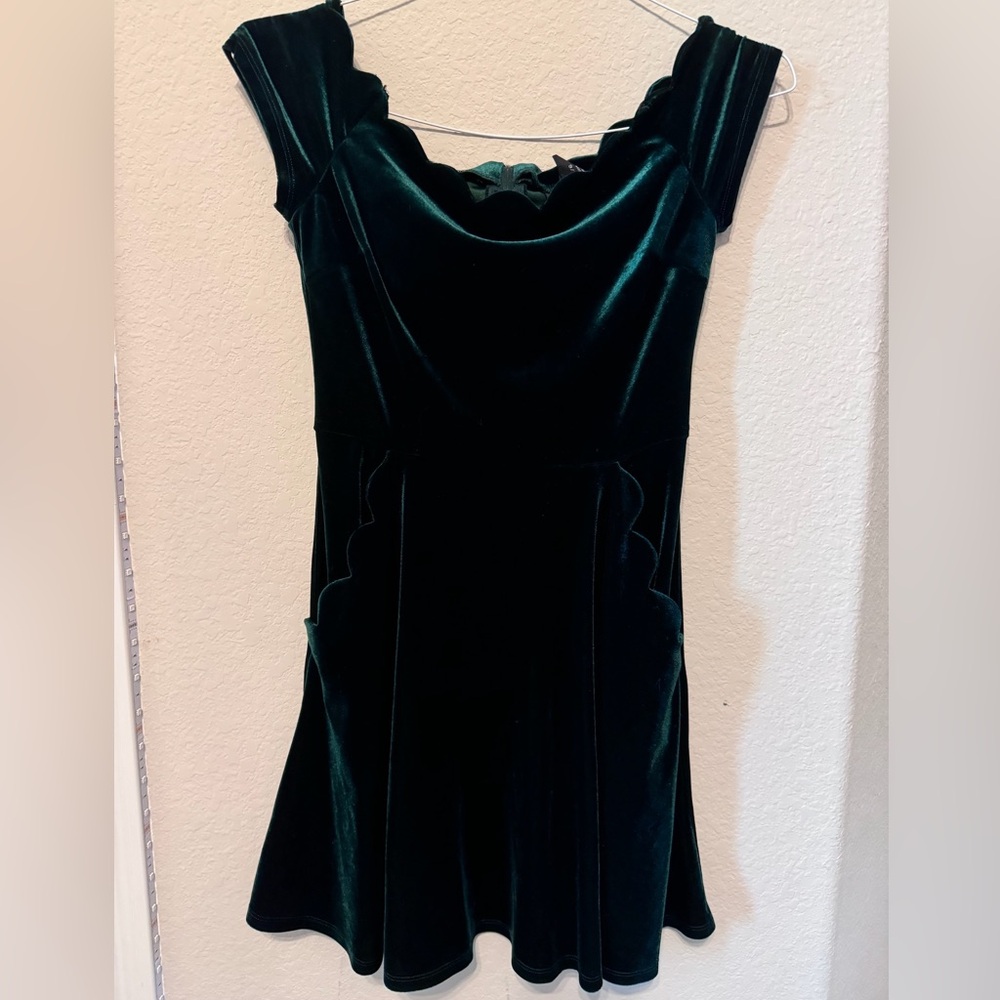 Green Velvet off the shoulder Dress, size 9/10, homecoming, party dress